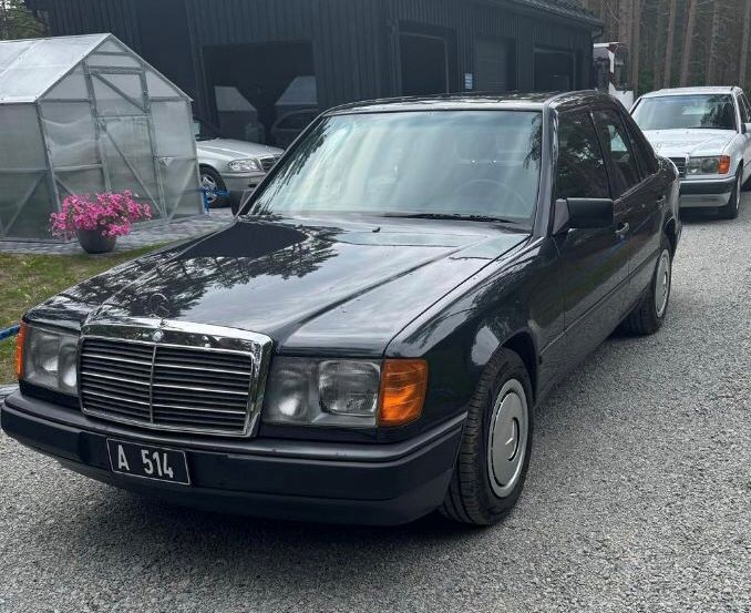 Mercedes-Benz&nbsp;250D W124